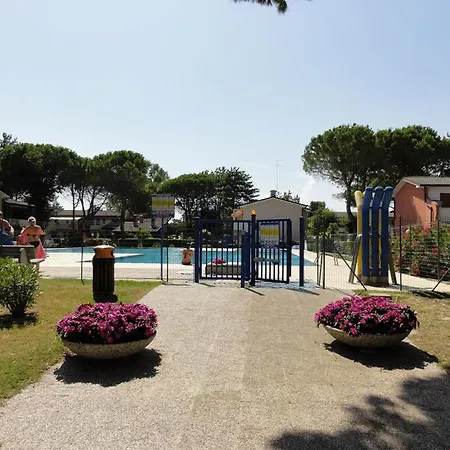 Apartmán Flat In A House With Shared Pool Bibione