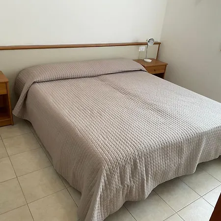 Flat In A House With Shared Pool アパート ビビオーネ