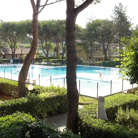 Apartament Flat In A House With Shared Pool